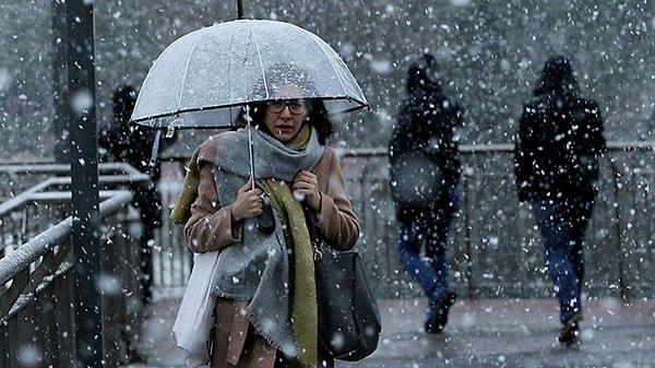 Milliyet’ten Eren Koca'ya açıklamalarda bulunan Meteoroloji Uzmanı Prof. Dr. Orhan Şen, “İstanbul’da 10 derece soğuyacak ama ocak ayından önce kar düşeceğini tahmin etmiyorum. Kar olması için beş derecenin altına inmesi gerekiyor” dedi.