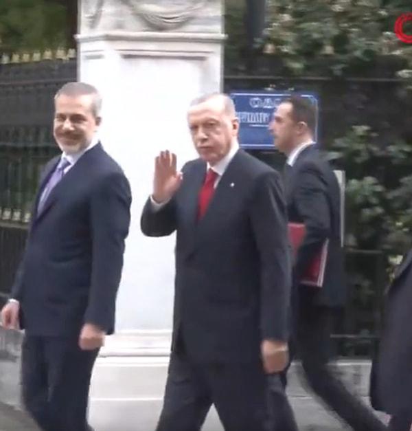 İkili ilişkiler için oldukça olumlu sonuçların çıktığı görüşme öncesinde ise, bir Yunan gazeteci Cumhurbaşkanı Erdoğan'a 'Hoş geldiniz' dedi.