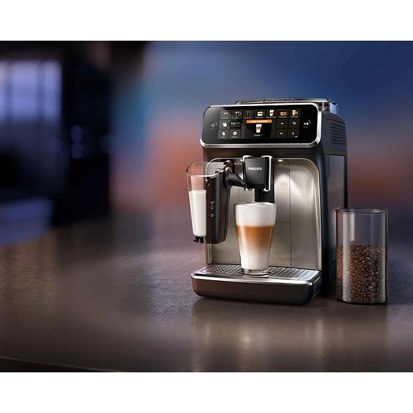 4. Bu yılın yıldızı Philips EP5447/90 Tam Otomatik Kahve ve Espresso Makinesi diyebiliriz.