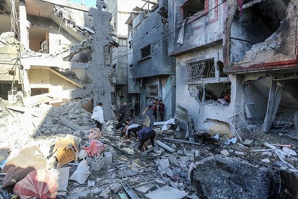 Gazze'deki Filistin Sağlık Bakanlığı Genel Müdürü Münir Abdullah el-Berş, yaptığı açıklamada, İsrail'in Gazze'de soykırım işlediğini vurguladı.