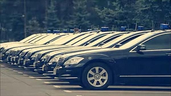 Hazine ve Maliye Bakanı Mehmet Şimşek, kamuda araç yenilemek isteyenlere iki şart koştuklarını duyurdu. Bunlarda ilki eski aracı satmak ikincisi ise yerli elektrikli otomobil Togg'u tercih etmek.