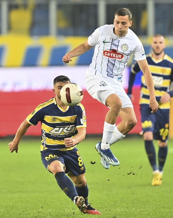 Halil Umut Meler; Ankaragücü - Çaykur Rizespor maçında 10 sarı kart, iki kırmızı kart göstermişti.