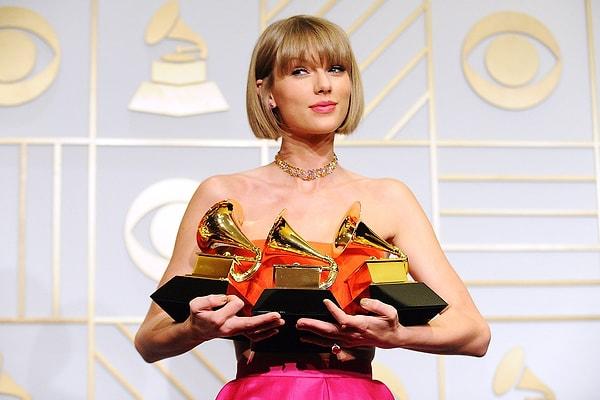 Taylor Swift, son olarak Şubat ayında Grammy'de "Yılın Albümü" ödülünü kazanarak bu ödülü dört kez kazanan tek sanatçı oldu
