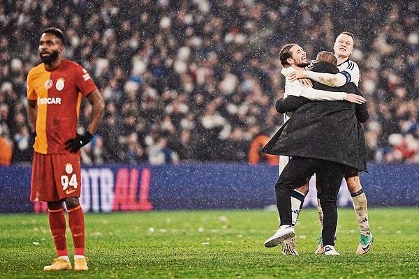 UEFA Şampiyonlar Ligi A Grubu 6. ve son haftasında Danimarka'nın Kopenhag ekibine 1-0 yenilerek grubunu 3. bitiren Galatasaray, yoluna Avrupa Ligi'nde devam edecek.