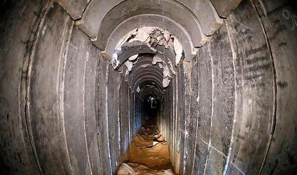 ABD basınında yer alan bilgiye göre, İsrail, Gazze'deki 'Hamas Tünelleri'ne deniz suyu pompalamaya başladı. Yetkililer, tünellere su basma işleminin 7 pompa vasıtasıyla gerçekleşeceğini söyledi.