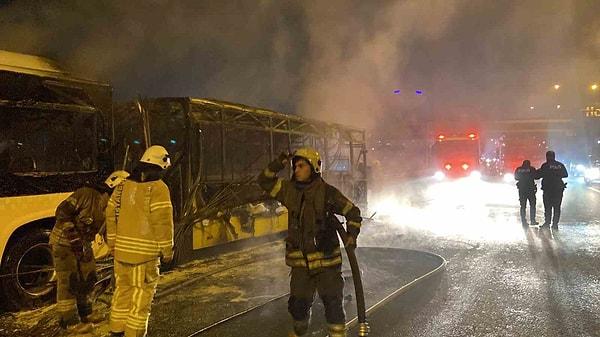 Yangın, saat 06.00 sıralarında Bahçelievler Basın Ekspres yolu üzerinde meydana geldi. Edinilen bilgiye göre, Bakırköy istikametinde seyir halinde olan 34 TP 8503 plakalı İETT otobüsünün motor kısmında henüz bilinmeyen bir nedenle yangın çıktı.