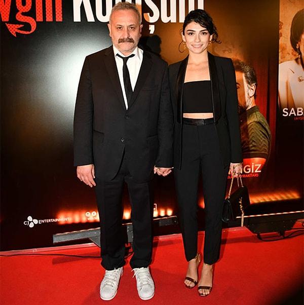 Oyuncu Hazar Ergüçlü ve yönetmen Onur Ünlü, geçtiğimiz yıl uzun süren birlikteliklerini sonlandırma kararı almıştı.