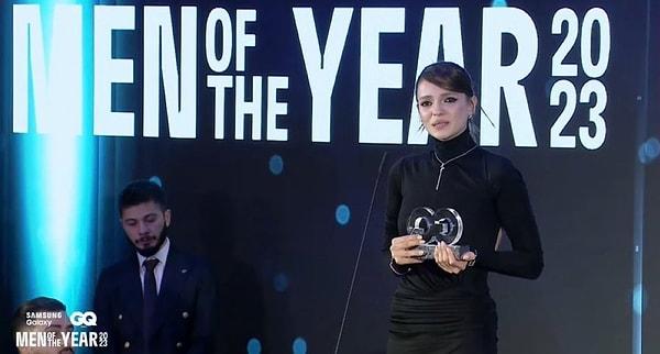 "Yılın Yükselen Kadın Oyuncusu" ödülünü Şifanur Gül kazandı.
