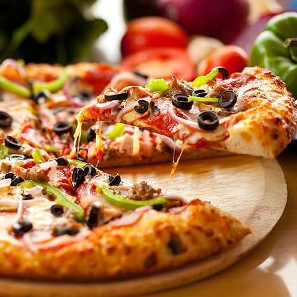 Pizzanın leziz halinden sonra bu küflü görüntü midenizi bir tık bulandırdı değil mi?