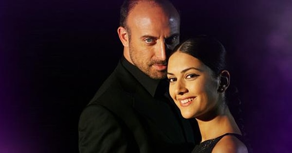 Bergüzar Korel ve Halit Ergenç'in başrollerinde yer aldığı "Binbir Gece" dizisini muhakkak hatırlarsınız.