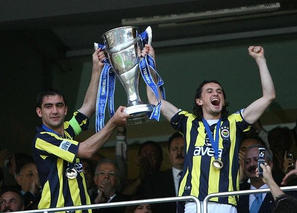 Pozisyon hakkında görüşünü paylaşanlardan birisi de Fenerbahçe'nin eski kaptan Ümit Özat oldu.