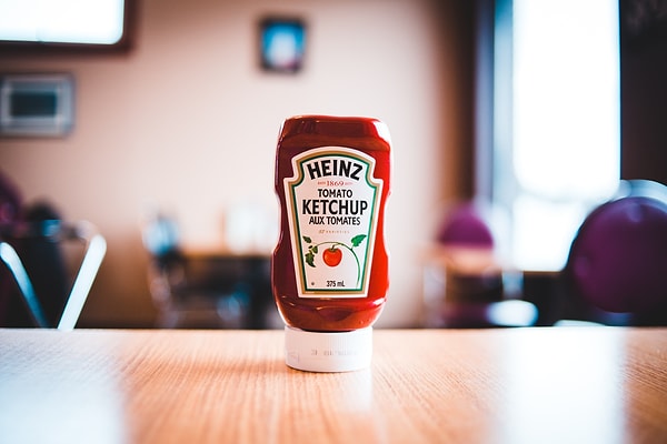 Kraft Heinz ayrıca sürdürülebilirlik çabalarını da sürdürerek bakir plastik kullanımını %20 azaltma hedefini içeriyor.