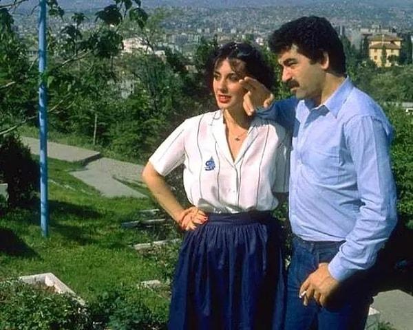 1979 yılında dünyaevine giren İbrahim Tatlıses ve Perihan Savaş, inişli çıkışlı evliliklerini 1982 yılında sonlandırmıştı hatırlarsanız.