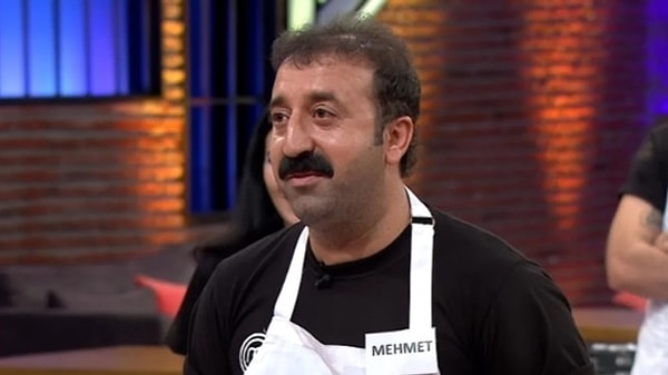 Bir dönem ekranların en dikkat çeken yapımlarından MasterChef'te yarışan Mehmet Sur'u tanımayan yoktur.