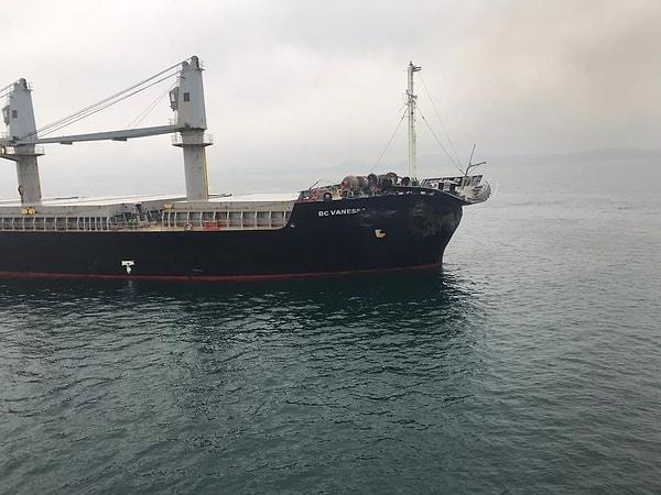 Denizcilik Genel Müdürlüğü de yaptığı açıklamada mayın isabet eden gemideki 4 Türk denizcinin yaralandığını açıkladı.