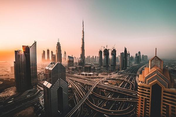 10. "Dubai'nin ruhu olmayan bir şehir olduğunu düşünüyorum. Her şey çok yapay ve asla insana estetiksel bakımdan bir zevk vermiyor."