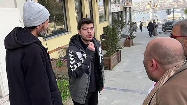 İstanbul'da elinde hilafet bayrağı ile yürüyen bir kişi, üniversite öğrencisi Ege Akersoy tarafından "Bir Türk olamadınız" denilerek yumruklanmıştı. Akersoy tepkiler sonrası tutuklanmıştı.