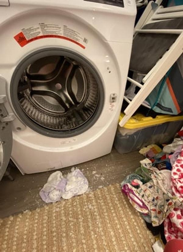 14. "Tüm gün kirli bebek bezinin içinde olduğu makinede çamaşır yıkamışım."