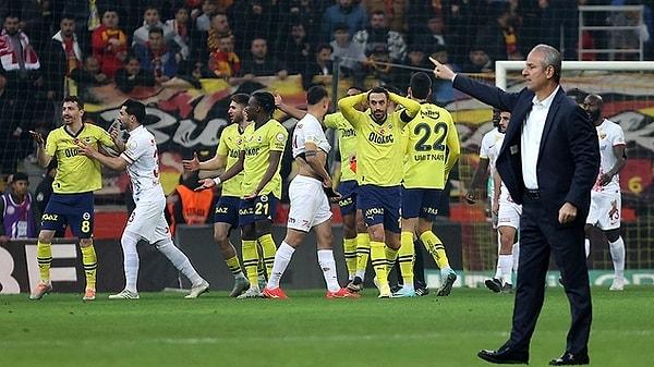 Türkiye Futbol Federasyonu Tahkim Kurulu, Fenerbahçe'de Fred'e verilen 3 maçlık cezanın 2 maça, Mert Hakan Yandaş'a verilen cezanın 1 maça düşürüldüğünü açıkladı.