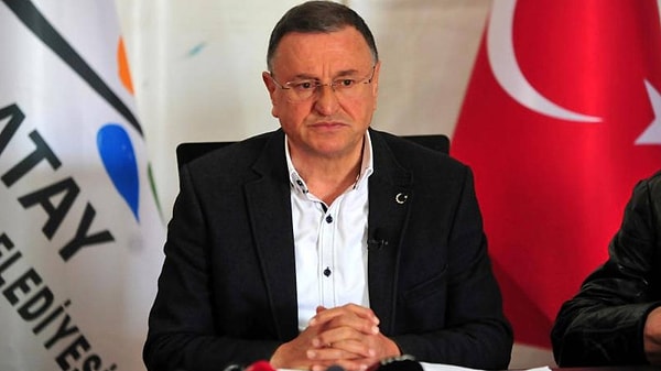 CHP, tüm tepkilere kulağını kapatarak Lütfü Savaş’ı yaklaşan yerel seçimlerde yeniden aday gösterdi.