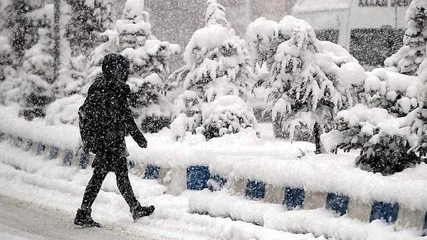 Ülke genelinde hava sıcaklıkları düştü, birçok şehir kar yağışının etkisi altına girdi.