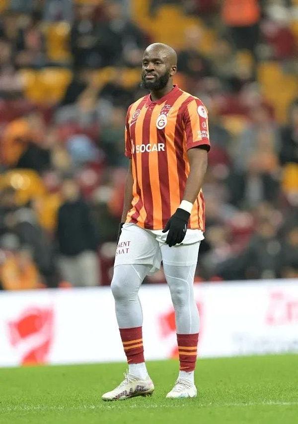 Galatasaray'ın çok tartışılan futbolcusu Tanguy Ndombele fazla kilolarıyla dikkat çekerken bir futbolcunun bu halde profesyonel bir karşılaşmaya çıkması spor dünyasının ana konusuydu.