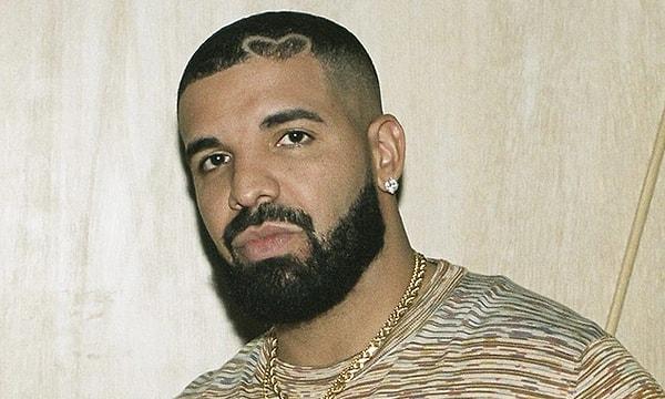2. Ünlü şarkıcı Drake, hem şarkılarıyla hem de birbirinden ilginç magazin olaylarıyla sık sık gündeme gelen bir isim. Başarılı şarkıcı bu sefer de Instagram'da adeta bir infleuncer gibi vloglar paylaşmasıyla çok konuşuldu!