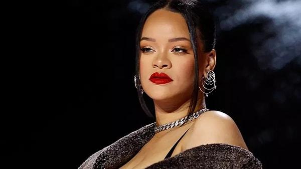 Bir nesli kendisine 'Albüm!' diye yalvartan dünyaca ünlü şarkıcı Rihanna malumunuz...