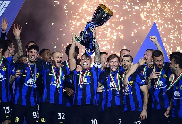 Karşılaşmayı Inter 1-0 kazanarak kupayı müzesine götürürken, İtalya'da günün konusu anma töreninde yaşananlar oldu.