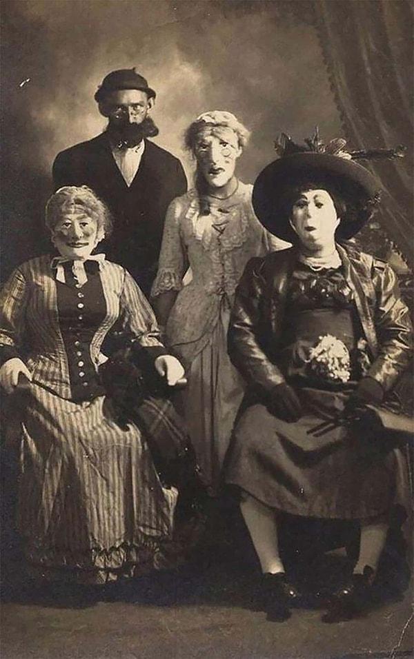 9. 1930'ların Cadılar Bayramı kostümleri.