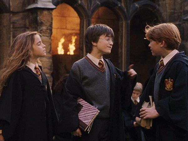 Harry Potter serisinin özgün yazarı J.K. Rowling de yeni formatın uyarlamasında aktif olarak rol alacak.