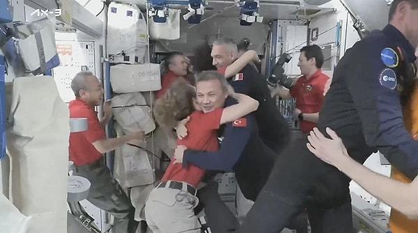 Hatırlarsanız Türkiye’nin ilk astronotu olarak tarihe geçen Alper Gezeravcı geçtiğimiz hafta Uluslarası Uzay İstasyonu'na ulaşmıştı.