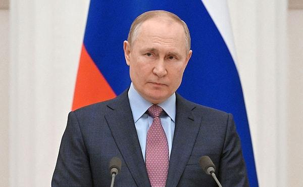St. Petersburg Bankasında da 230 adet hissesi bulunan Putin, 2018'de başladığı devlet başkanlığı dönemini kapsayan son 6 yılda ise 67 milyon rublenin üzerinde gelir elde etti.