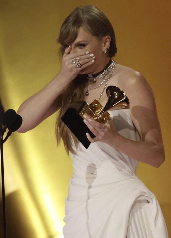 5. En İyi Pop Vokal Albümü ödülü "Midnights" ile Taylor Swift'in oldu.