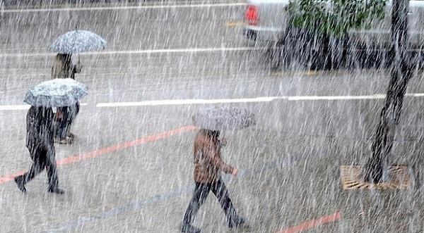 Trabzon çevreleri, Rize ve Artvin için kuvvetli yağış uyarısı yapıldı!
