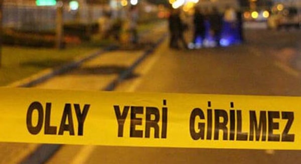 İhbar üzerine olay yerine çok sayıda itfaiye, polis ve sağlık ekipleri sevk edildi. İtfaiye ekipleri tarafından tramvayın altından çıkarılan kadın, sağlık ekipleri tarafından yapılan müdahalenin ardından ambulansla hastaneye kaldırıldı. Çölege yapılan tüm müdahalelere rağmen hayatını kaybetti. Korunu ise hafif yaralandı.