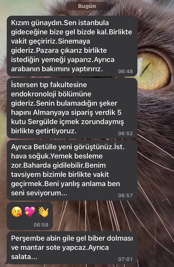 Ama öyle bir mesaj ki her ayrıntısı başka yürek yakıyor valla! Sabaha karşı atılmasından "Bizimle vakit geçir, gitme" demesine...