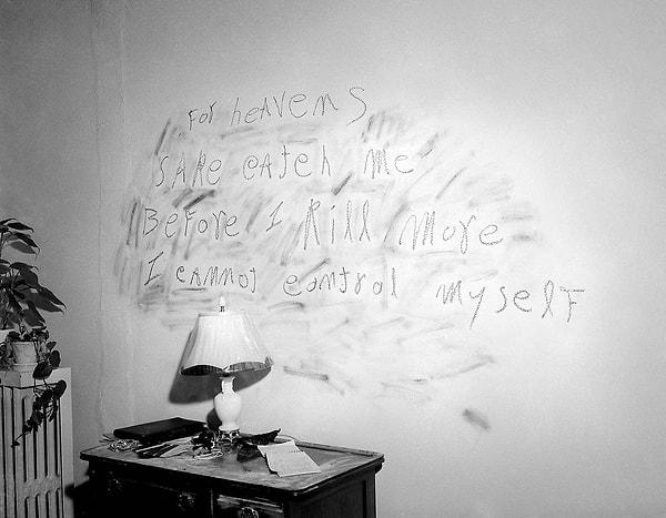 A childlike doodle written by the Lipstick Killer in 1946: "For heavens sake, catch me before I kill more, I cannot control myself."