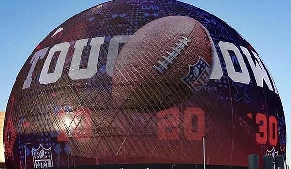 Tüm dünyanın merakla beklediği NFL finalinin gerçekleştiği SuperBowl gecesi, dün gece Las Vegas'ta gerçekleştirildi.