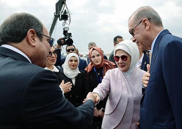 İletişim Başkanlığı, Erdoğan-Sisi görüşmesinde iki ülke arasındaki ilişkilerin yeniden canlandırılması ve başta İsrail-Hamas çatışması olmak üzere bölgesel meseleler masaya yatırılacağını duyurmuştu.