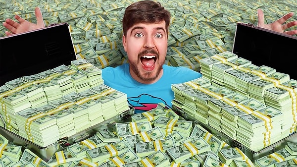 2022 verilerine göre, ünlü YouTuber platform aracılığıyla 50 milyon dolardan fazla gelir elde etti.