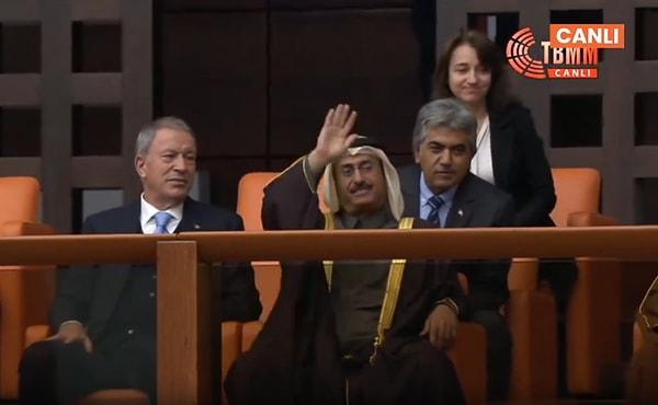 Sırrı Süreyya Önder, Katar-Türkiye Parlamentolar Arası Dostluk Grubu Başkanı'nı Arapça selamladı.