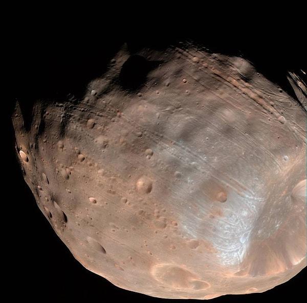 Toplanacak örneklerin Phobos'un henüz anlaşılamayan geçmişine dair önemli bilgiler sağlaması bekleniyor.