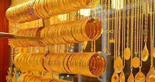 Ons altın, gün sonunda 2.005 dolardan işlem görürken, gram altın ise 1.988 TL'den işlem gördü.