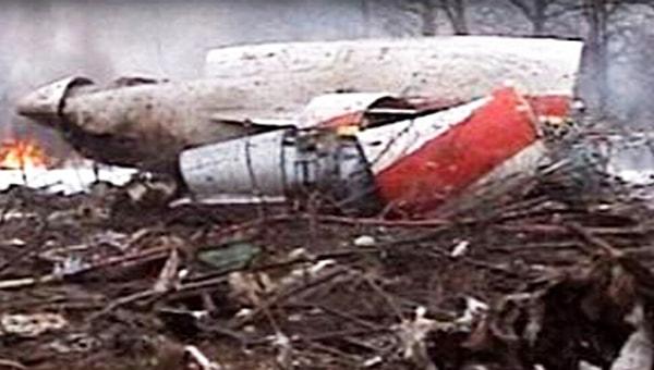 Ağaçları eze eze yavaşlayan uçak, 250 metre sürüklendikten sonra ikiye ayrılarak durdu. Bereket yine infilak etmedi.  Uçaktaki 21 yolcunun 14’ü orada yaşamını yitirdi.