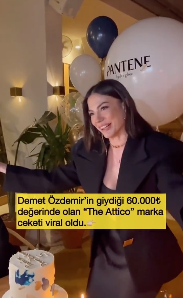 Hal böyle olunca, Demet Özdemir bir şey giyindiğinde beğenmeye içimz el vermiyor. 😅