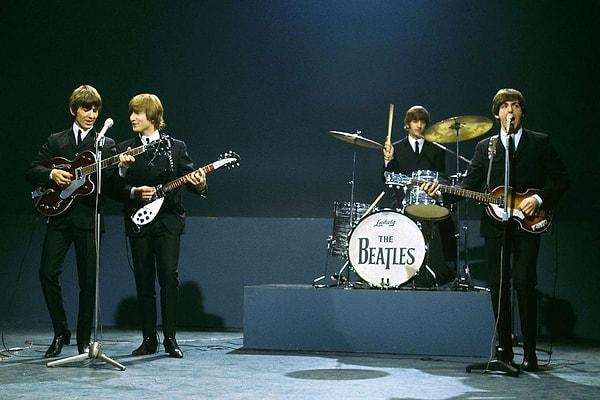 1960'lı yıllarda müzik dünyasında fırtına gibi esen 'The Beatles'ın her bir üyesinin ayrı ayrı hayat hikayesini konu alan dört film çekileceği sinema ve müzikseverlere duyuruldu.