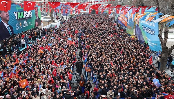 AK Parti Genel Başkanı ve Cumhurbaşkanı Recep Tayyip Erdoğan, partisinin Afyonkarahisar mitinginde gündeme ilişkin değerlendirmelerde bulundu.