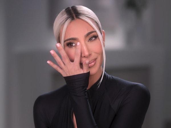 Milyoner, hukuk öğrencisi ve milyarder olan Kim Kardashian'ın hala ikinci el kıyafetlerini yüzsüzce "iyi durumda" diyerek satışa koyması bize de anlamsız geldi...
