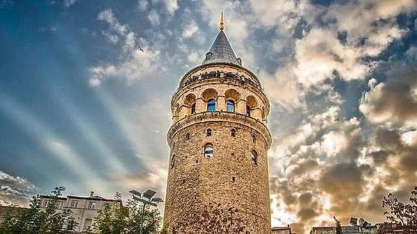 İstanbul’un en turistik yapılarının başında gelen Galata Kulesi’nde depreme karşı güçlendirme ve dış cephe onarımı yapılacak.